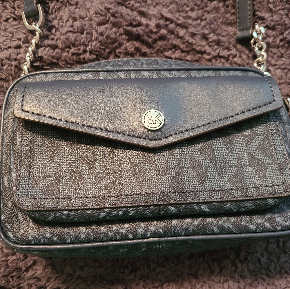 MICHAEL KORS CROSSBODY